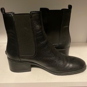 Brand New Kenneth Cole Chelsea Boots